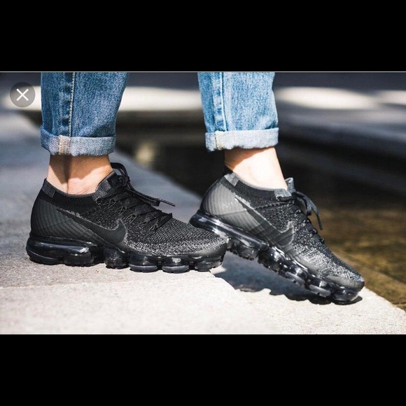 Nike VaporMax - Picture 1 of 5